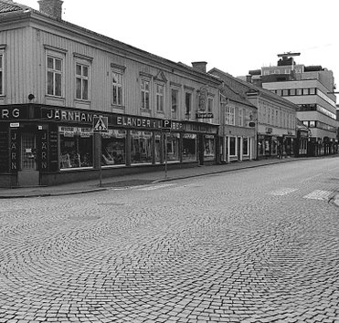 Barnarpsgatan mot söder från Skolgatan 1977