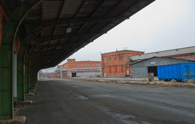 Fabriksområdet söderut från norra ändan av säckfabrikens byggnad 2011